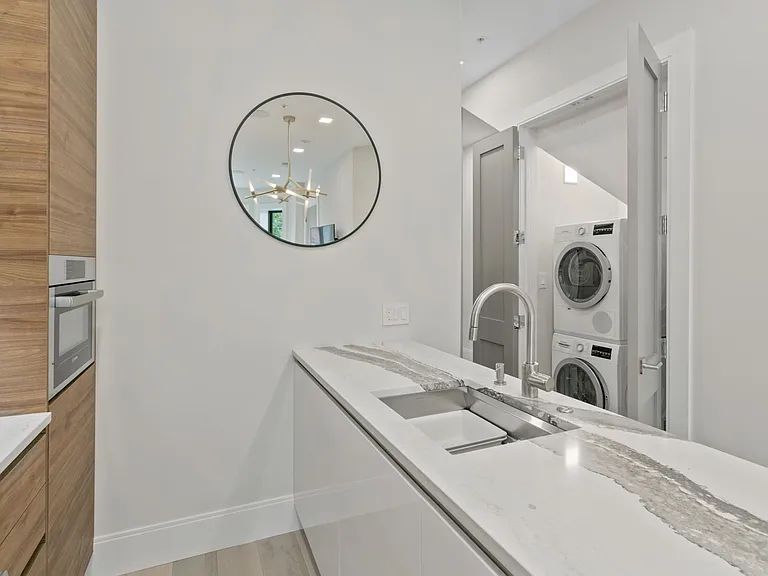 1819 Vernon St NW #3 — Photo 9