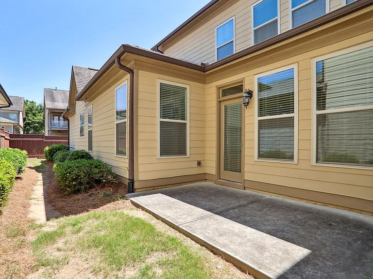 3951 Baverton Dr — Photo 3