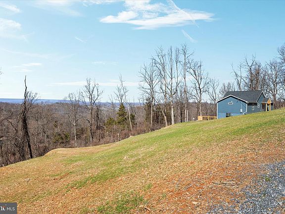 3rd image of 347 Riley Ct