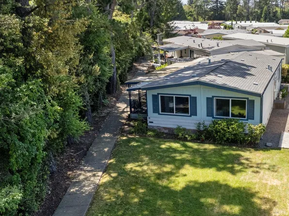297 Circle Puebla, Rohnert Park, CA 94928