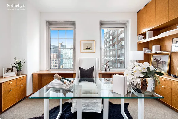 Sold by Sotheby's International Realty | media 6