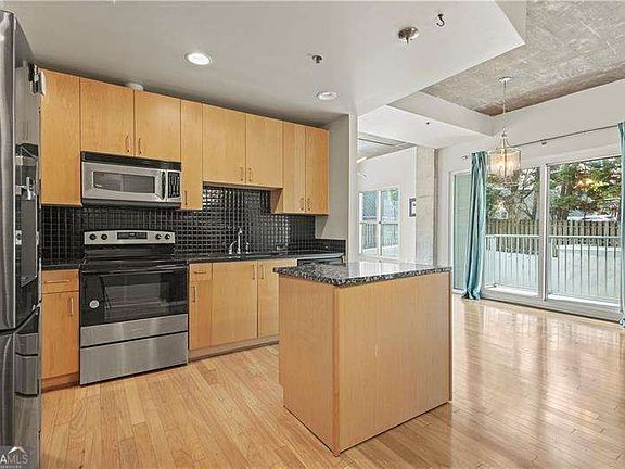 5th image of 250 Pharr Rd #208