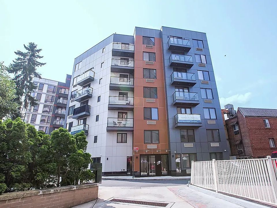 1st image of 116-17 Grosvenor Ln #2D