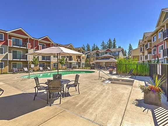 Poolside seating