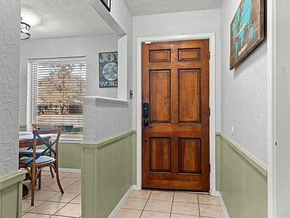 4th image of 108 Cottonwood Ln