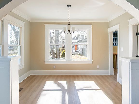 4th image of 215 Hillcrest Ave