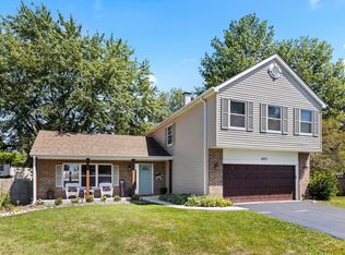 2031 S Valley Rd, Lombard, IL 60148