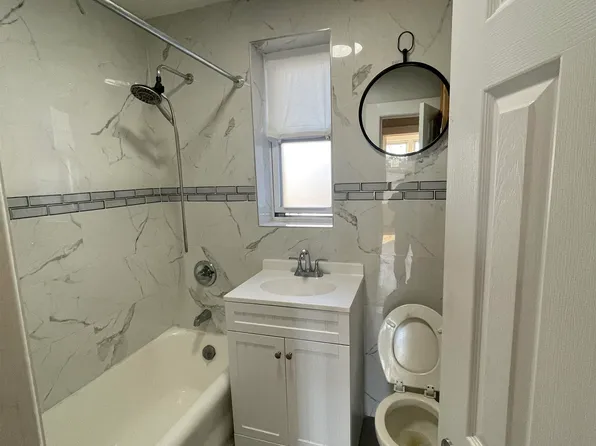 120-122 West 39th Street image 2 of 12