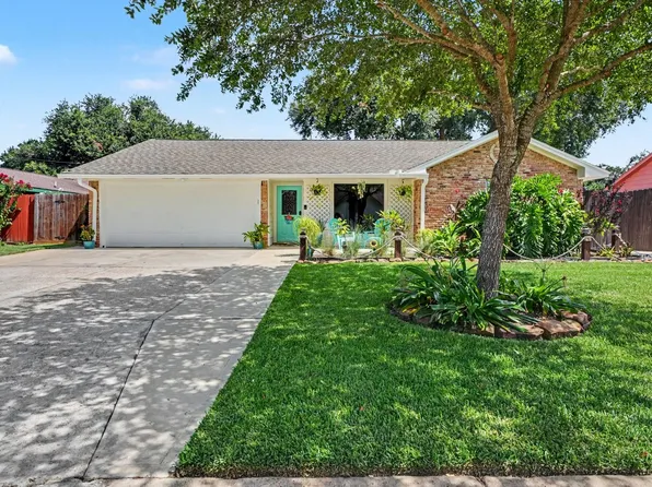 5003 Meadow Lark Ln, Dickinson, TX 77539