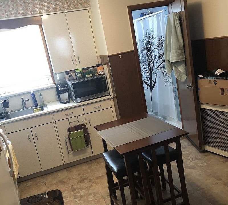 1st image of 2602 Hoyt Ave S APT 2
