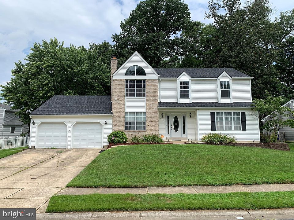 1st image of 727 Fox Chase Cir