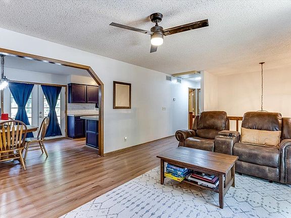 5th image of 1703 N Skyview St