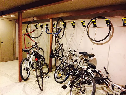 Rented by Nooklyn NYC LLC | media 24