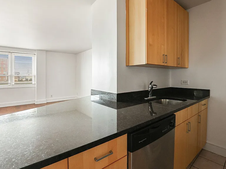 210 N 17th St #MAIN — Photo 3