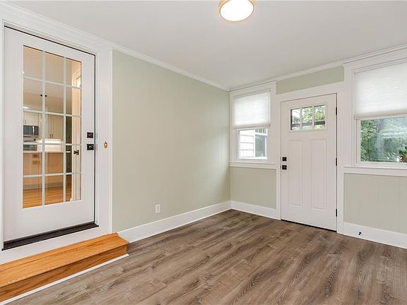 4th image of 8 Barnes St