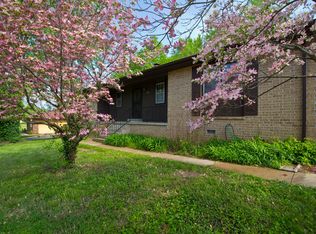 2035 W Melville Rd, Springfield, MO 65803