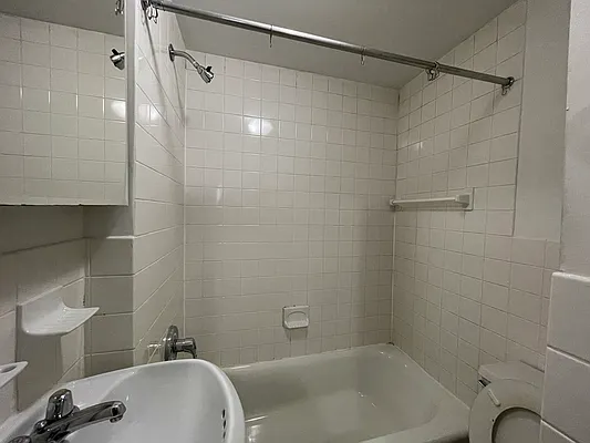 Rented by Bond New York | media 17