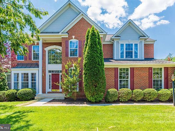 3rd image of 42345 Astors Beachwood Ct