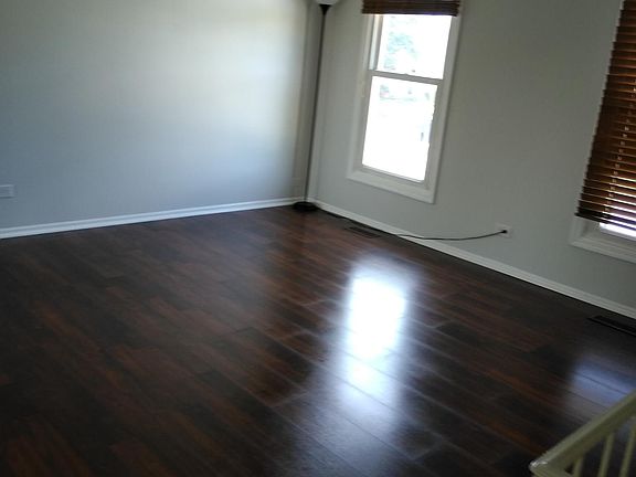 2nd image of 999 Woodside Dr