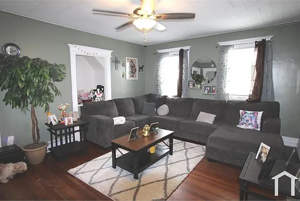 3 bed, 1300 sqft, $1,850 — Photo 2