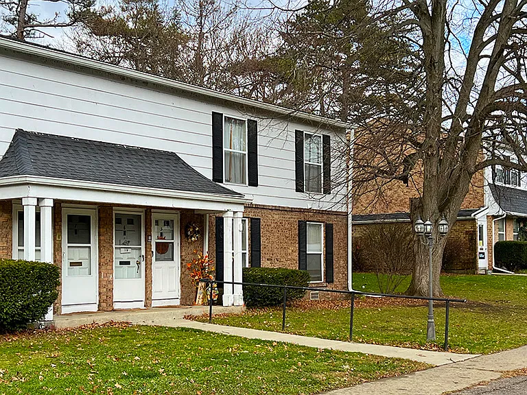 Woodland Apartments — Photo 7