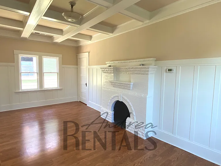 1028 Broadway — Photo 7