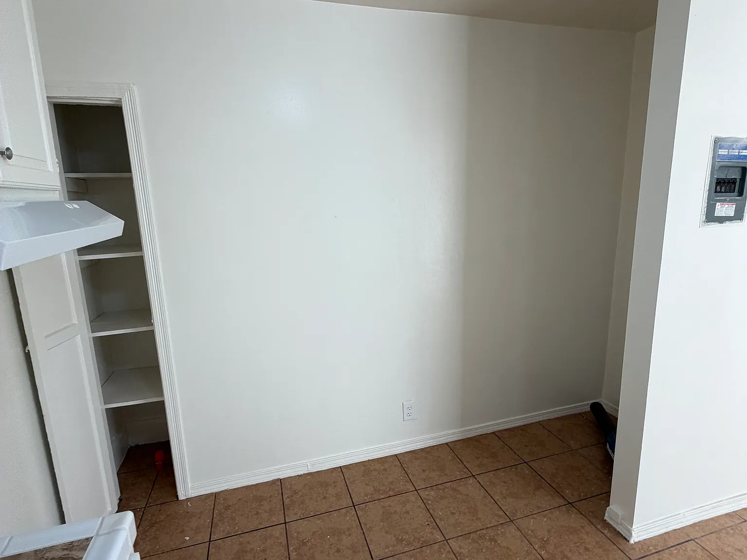 2 bed, 1000 sqft, $2,500 — Photo 3
