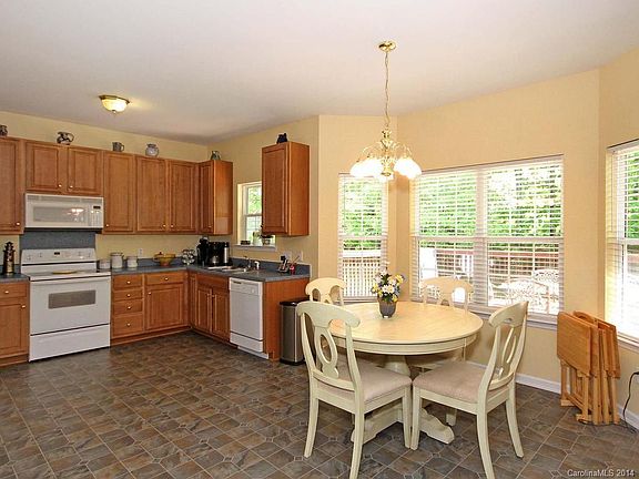 5th image of 165 Greycliff Dr
