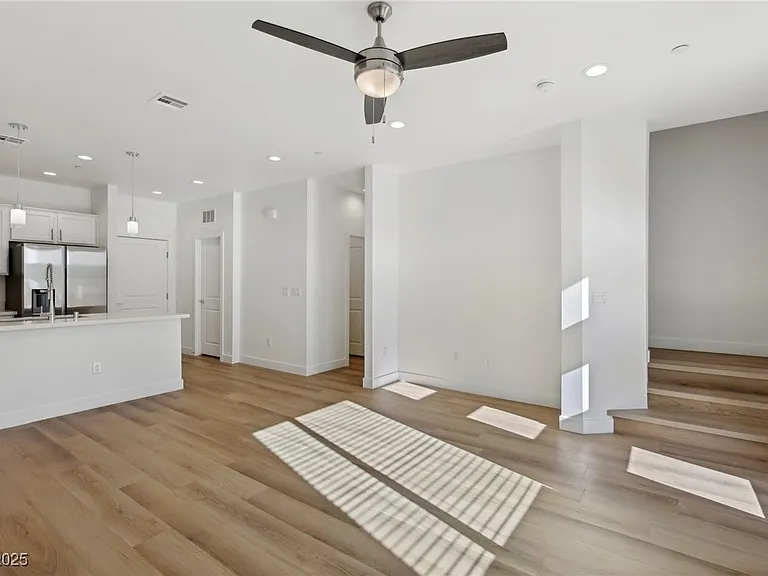 10511 Blossoming Hills Ave — Photo 2