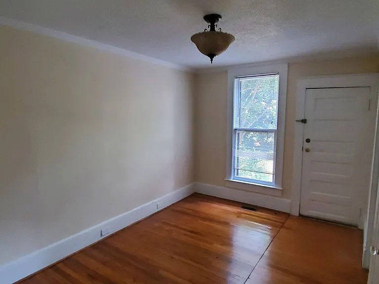 612 5th Ave — Photo 3