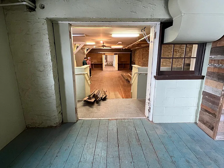 310 Division St S — Photo 10