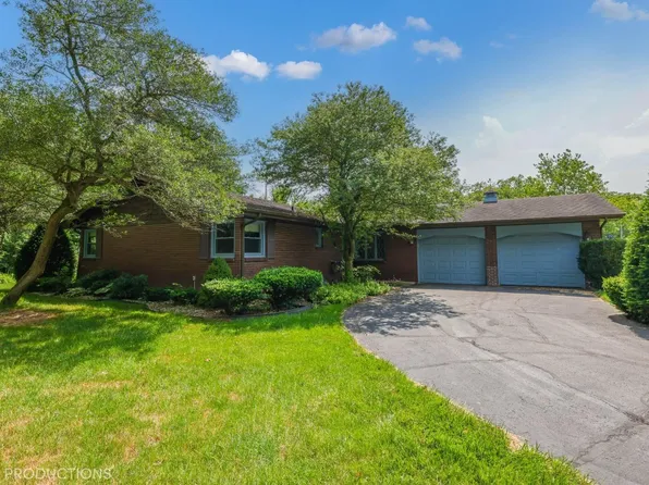 50 Deep River Dr, Hobart, IN 46342
