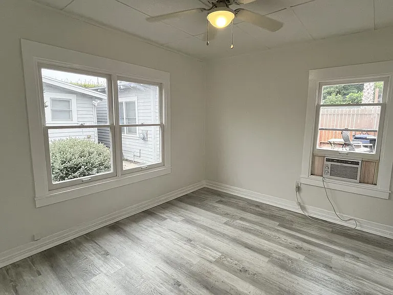 224 S Broadway #A — Photo 7