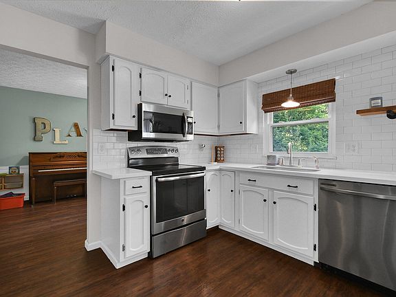 2nd image of 10166 Oxford Dr NW