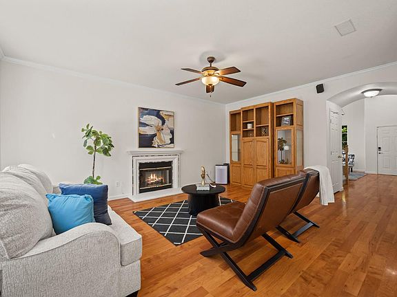 3rd image of 2160 Mabry Dr