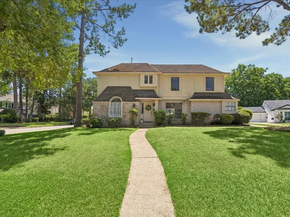 5410 Red Cliff Dr, Kingwood, TX 77345