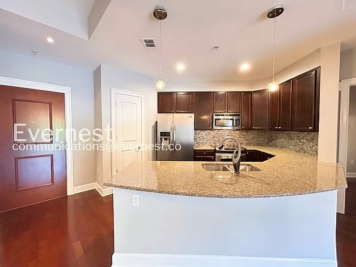 101 River Vista Dr — Photo 2