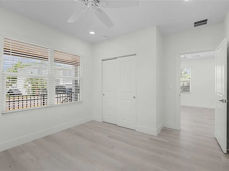 2203 N Blvd — Photo 26
