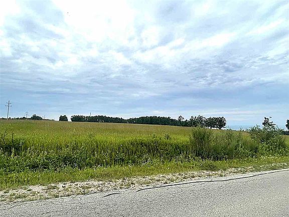 3rd image of Lake Grove Rd