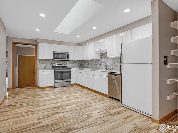 4th image of 2724 Denver Ave