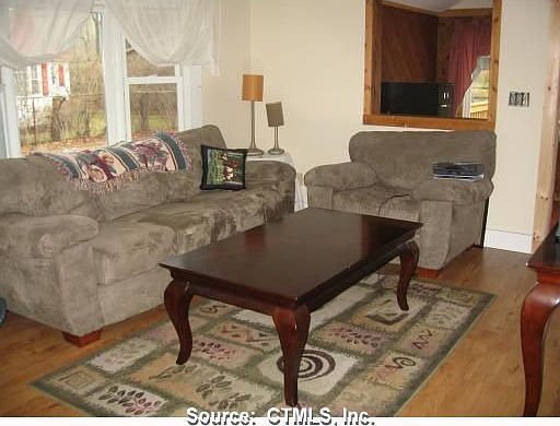 HARDWOOD THROUGHOUT