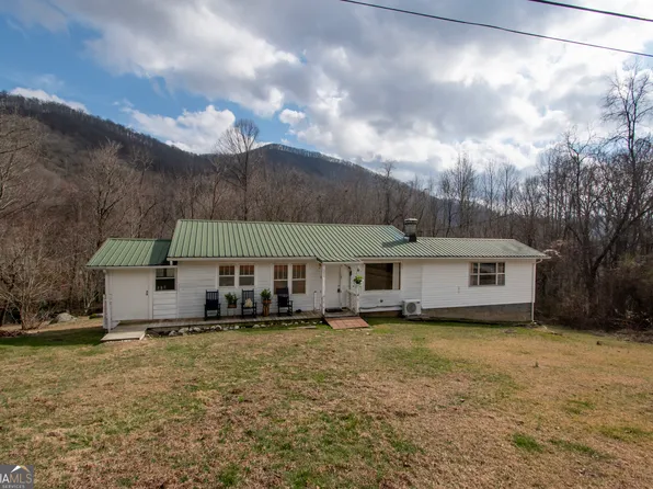 5834 Sweetwater Rd, Robbinsville, NC 28771