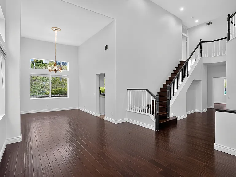 692 Bundy Way — Photo 5