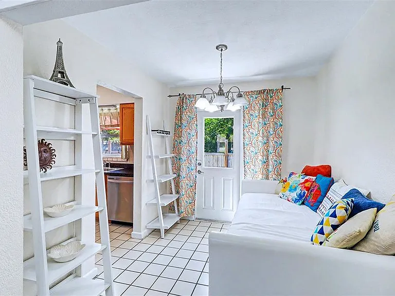 209 S Aurora Ave — Photo 14