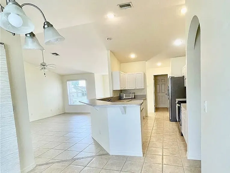 2703 SW 1st Ave — Photo 10