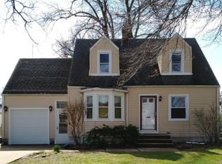 8935 Potomac Dr, Munster, IN 46321