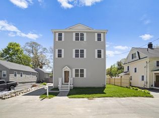 14 Glancy Ln, Dedham, MA 02026