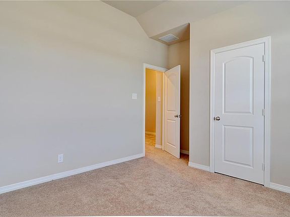 4th image of 501 Waterwalk Ct