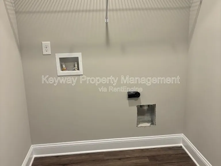 2044 Denmark Ave SE — Photo 16