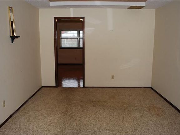 5th image of 420 SW 62nd St